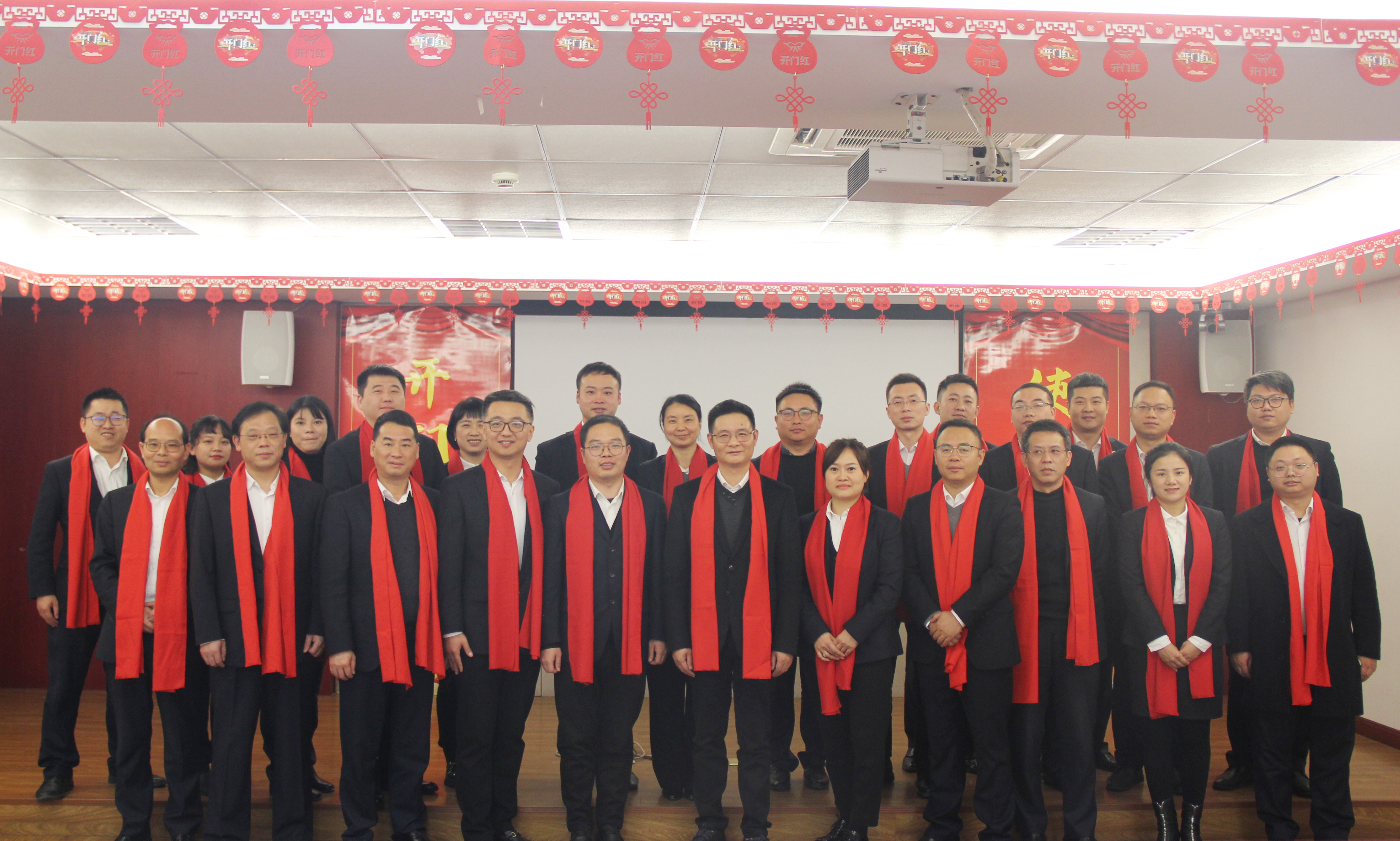 稠州银行三重考验:分行连领罚单、公司存款占比萎缩、贷款集中度逼近监管线