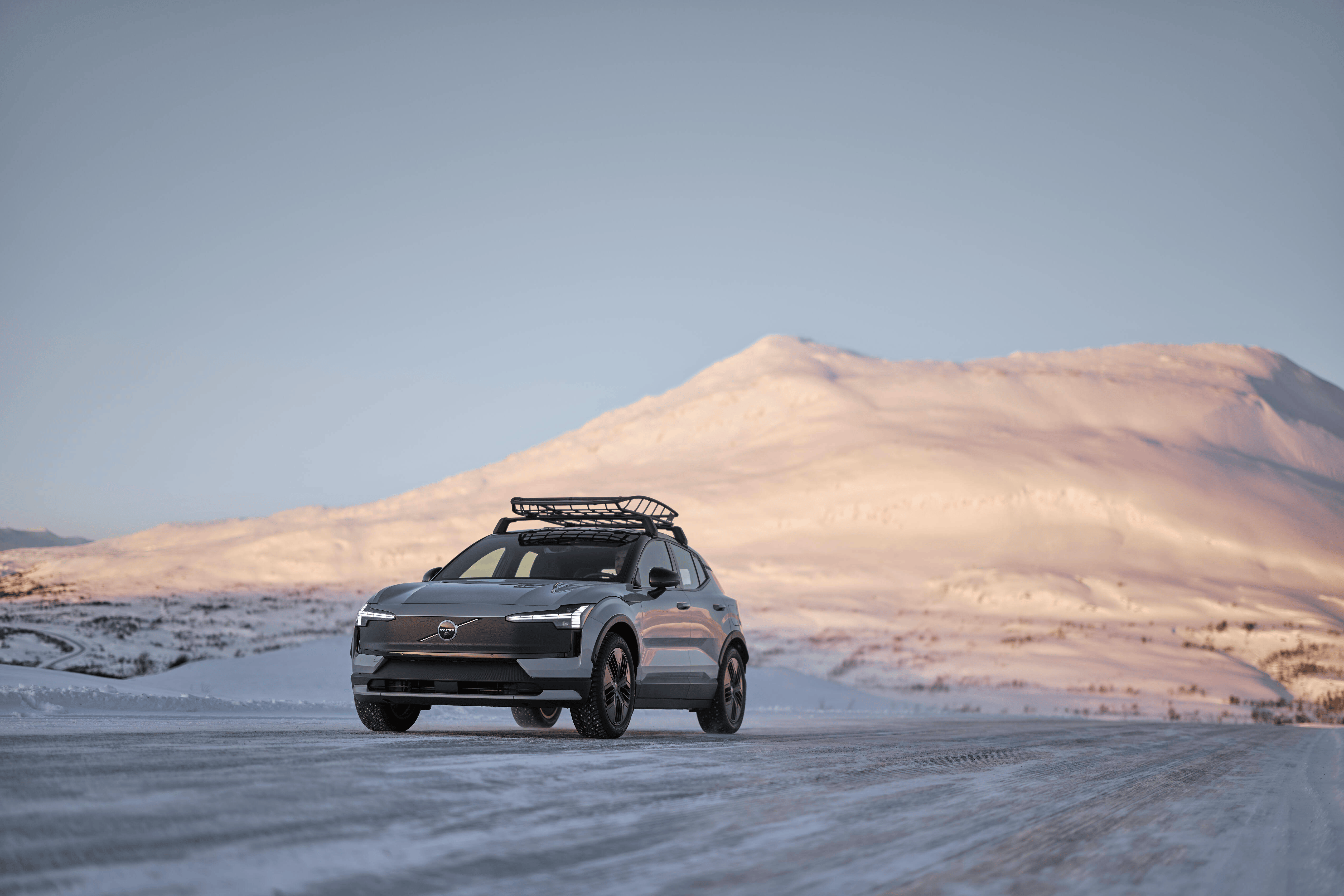 沃尔沃渠道变革背后的焦虑:降价带不动销量,Q2首现季度亏损,电动化转型乏力