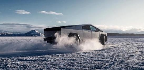 福龙马获得发明专利授权：“用于自跟随清吸机的双模式线控转向控制系统及方法”