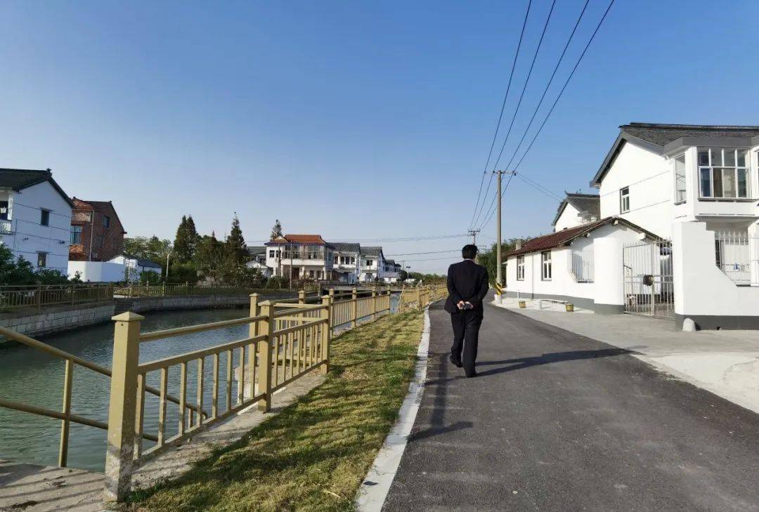 节能铁汉：公司近年实施的韶关市乳源县乡村振兴项目-园林绿化工程，项目金额1亿元，属于乡村建设业务范畴