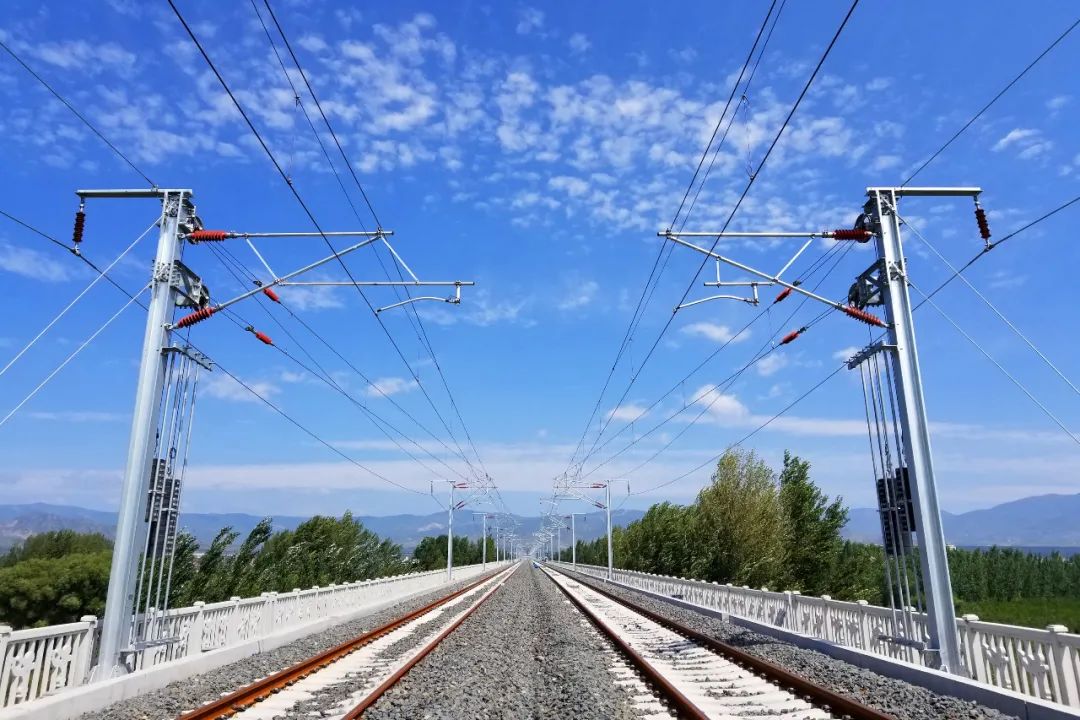 福达合金:公司生产的新型电接触材料可应用于高铁等轨道交通领域