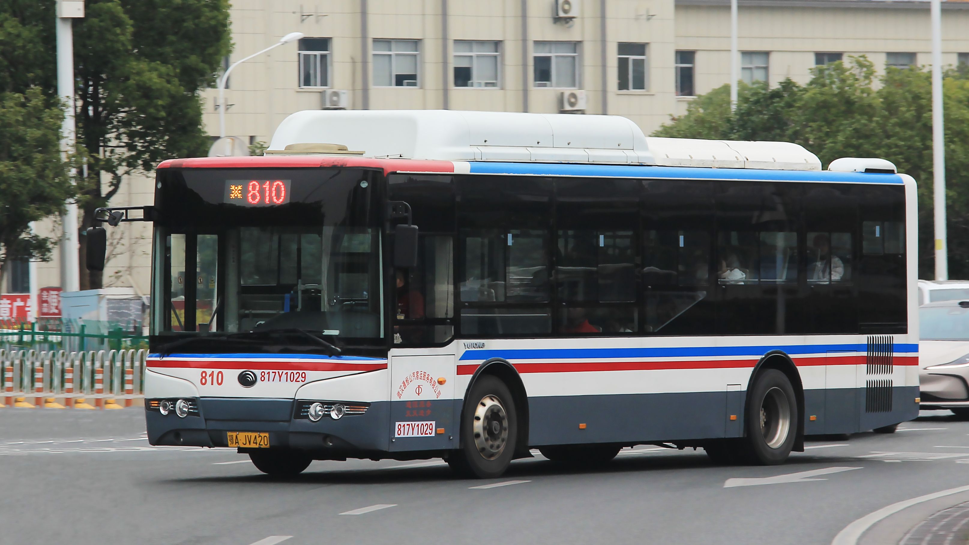 世纪恒通：8月11日高管陶正林、胡海荣减持股份合计2500股