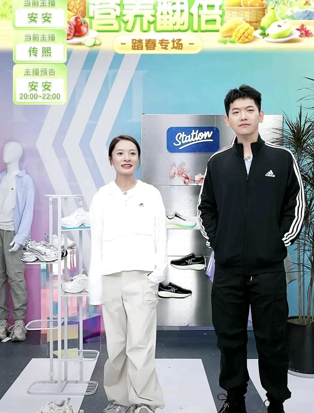 热搜!罗永浩发文曝董宇辉独立后年收入二三十亿!与辉同行回应