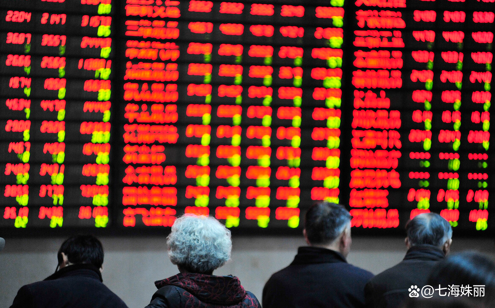 股市涨势未歇 债基却开始恢复大额申购 什么情况？