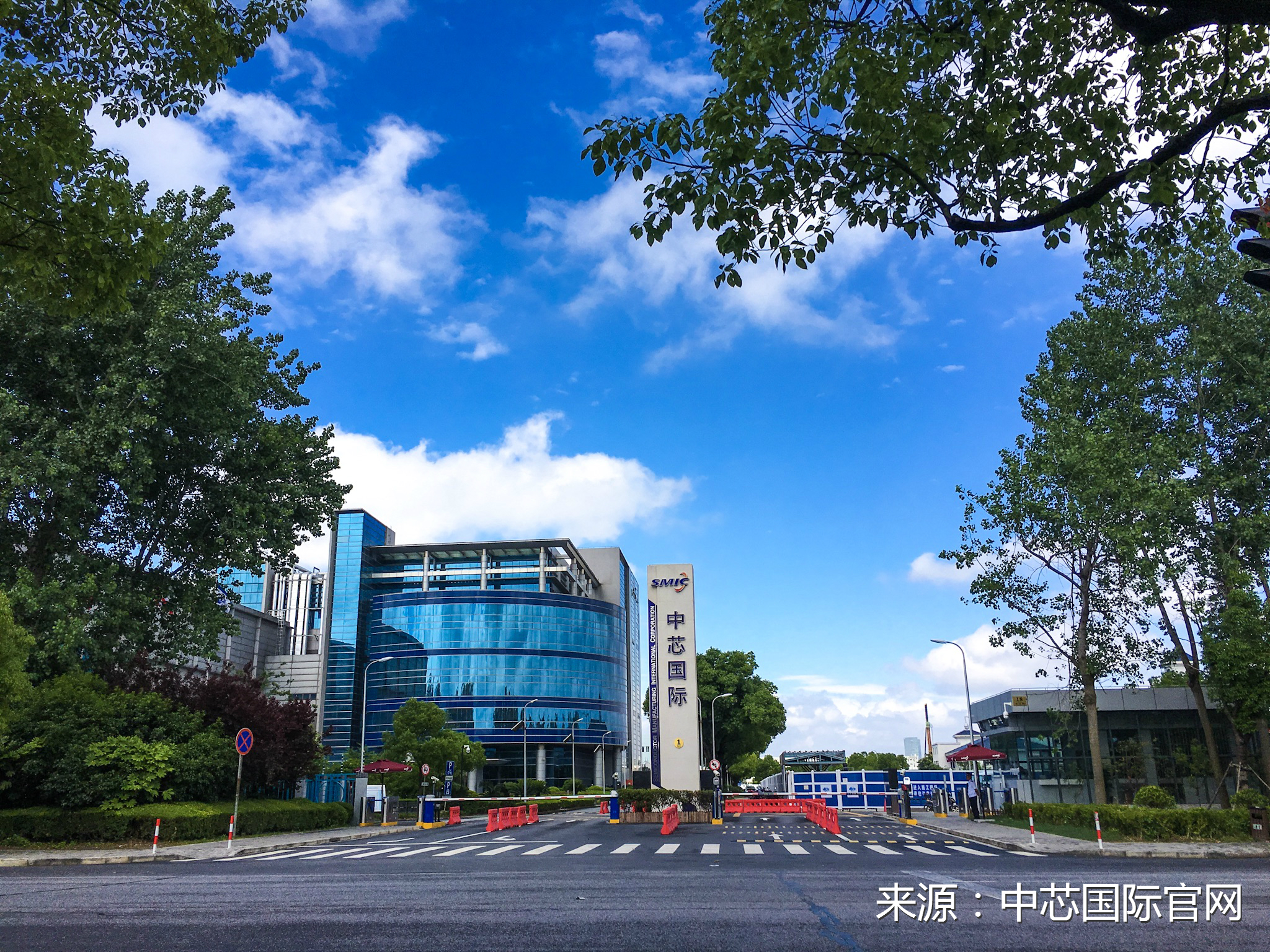 董宇辉出走阴霾未散,东方甄选净利跌超九成,“线上山姆”故事难讲