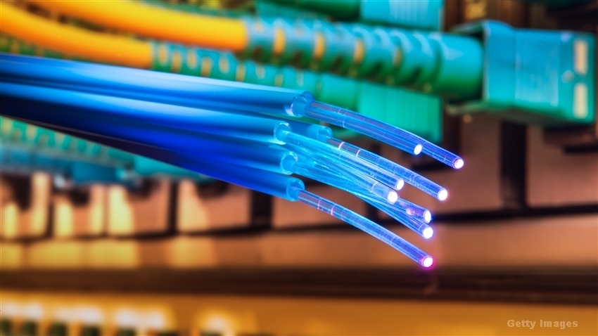 涨停雷达：空芯光纤+光纤光缆+一季报增长 长飞光纤触及涨停