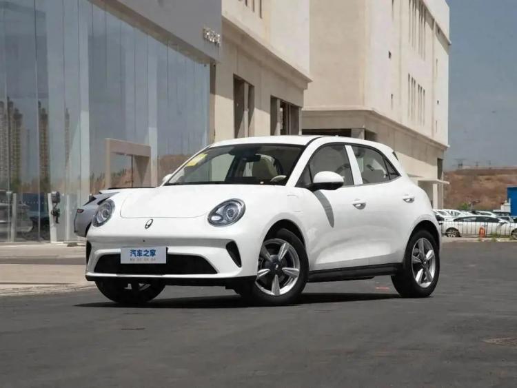 金杯汽车(600609.SH)上半年净利润1.03亿元，同比下降48.08%