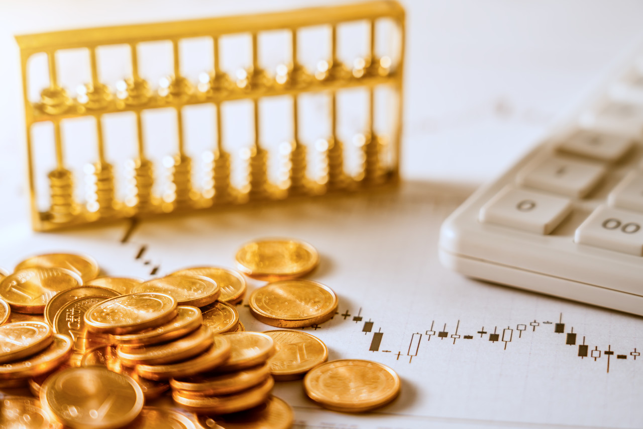 业绩稳健夯实底气 港股公司拟中期分红超3800亿港元