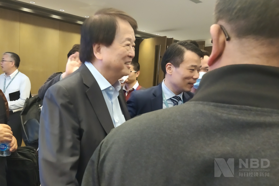 神州数码中报增收不增利，支柱业务低毛利困境难解，百亿元债务压顶