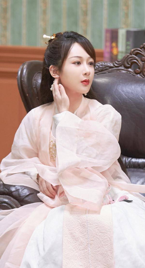 欢瑞世纪持续亏损,短剧扩张反噬利润,头部艺人持续流失,爆剧难出