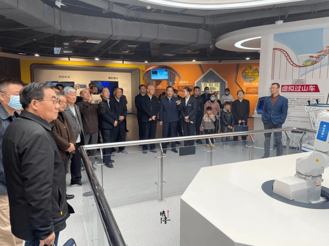 国源科技：10月21日高管李景艳、唐巍减持股份合计9万股