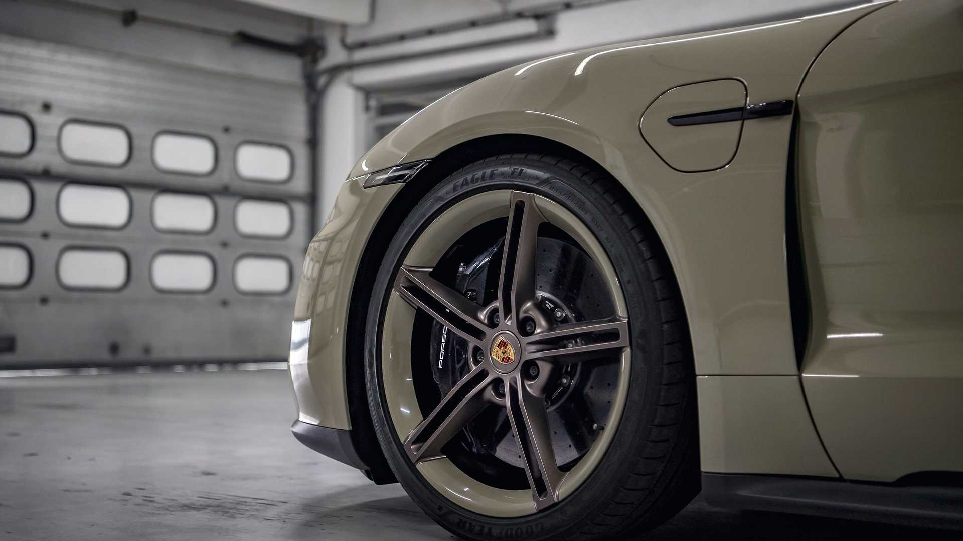 爱科赛博Q3：逆周期加码创新研发，标定中高端赛道，厚积薄发