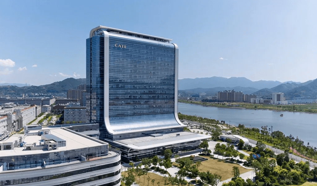 宁德时代获得发明专利授权：“涂胶装置及涂胶设备”