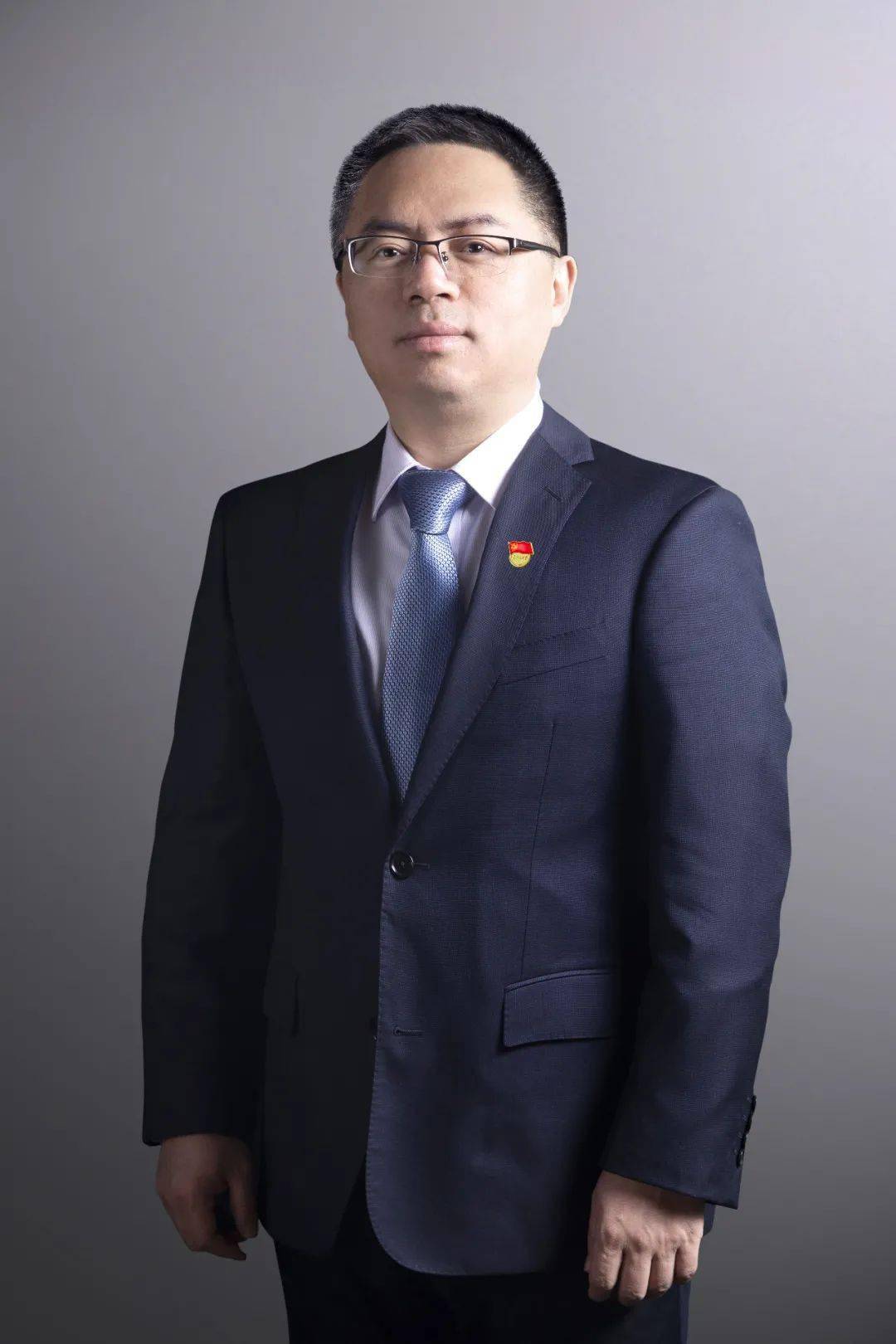 苏州农商银行:行长庄颖杰因工作变动辞任 聘任王亮担任行长