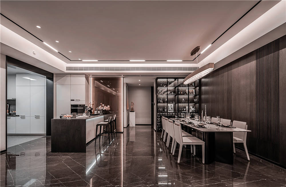 华维设计：11月14日高管侯昌星减持股份合计4000股