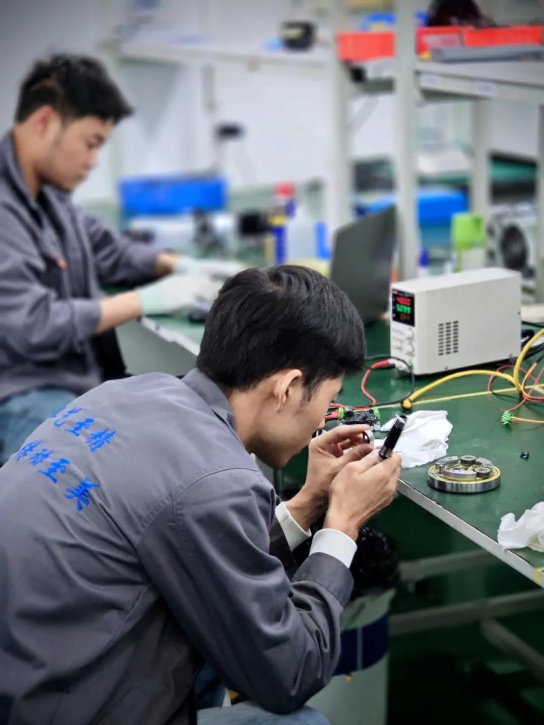 转身扎进通信赛道！房企跨界“抢网”