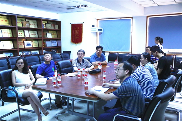 天润科技：11月20日高管张尔严、李俊减持股份合计1.84万股