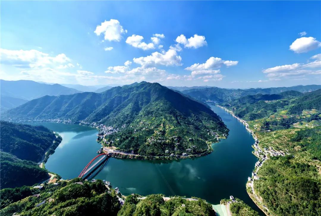 新赣江:11月21日高管刘晓鹏、严棋鹏减持股份合计5.49万股