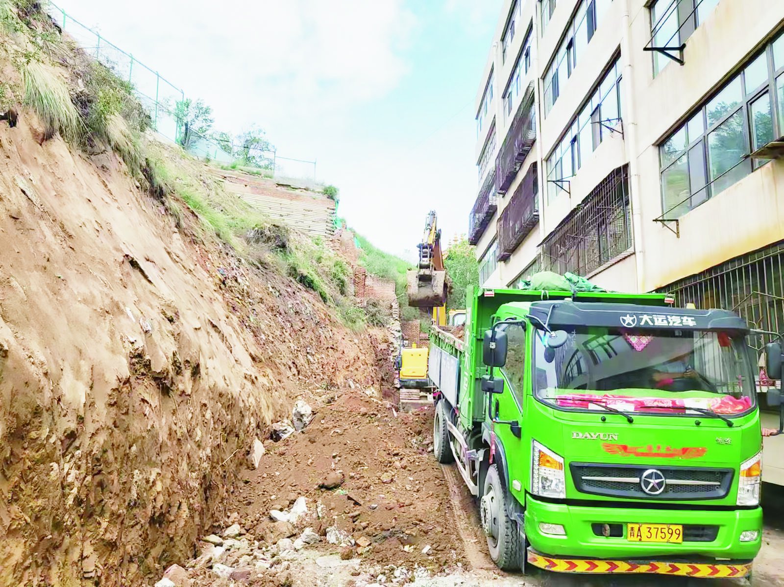 宇信科技:截至2025年11月20日股东总户数为71,249户