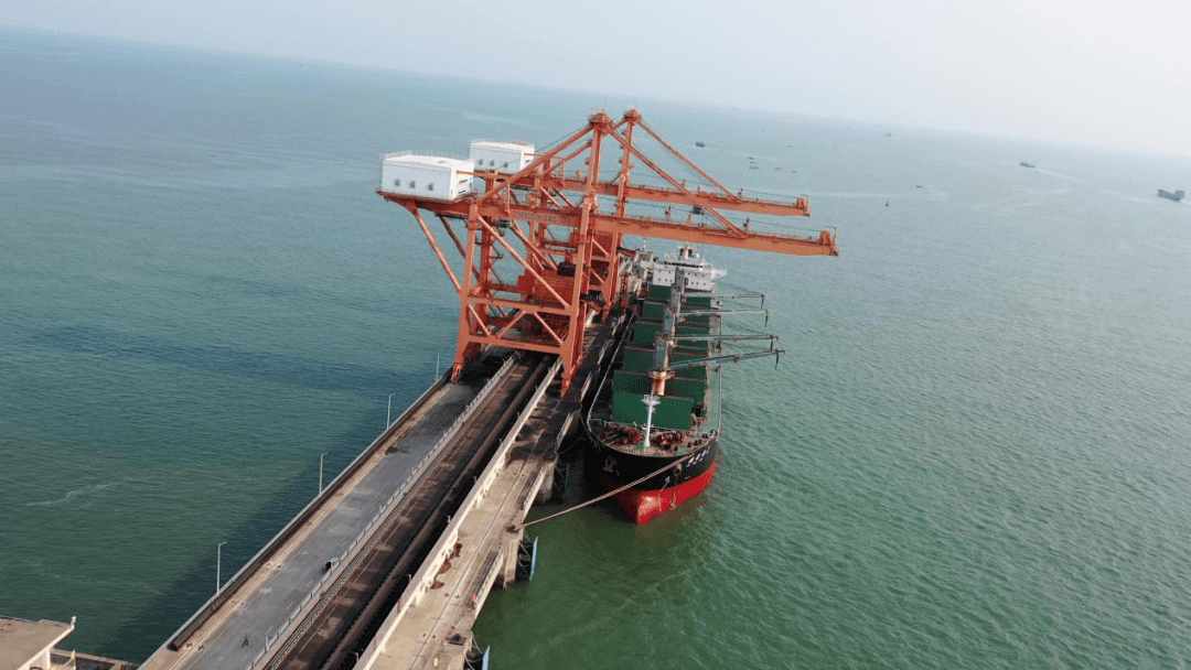 格隆汇公告精选�虮辈客甯郏耗�114.03亿元投资建设防城港港30万吨级码头工程；东方明珠：不直接从事AI业务，AI应用不直接产生营收