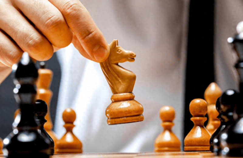 青农商行提名梁衍波为执行董事候选人，近1年无研报覆盖