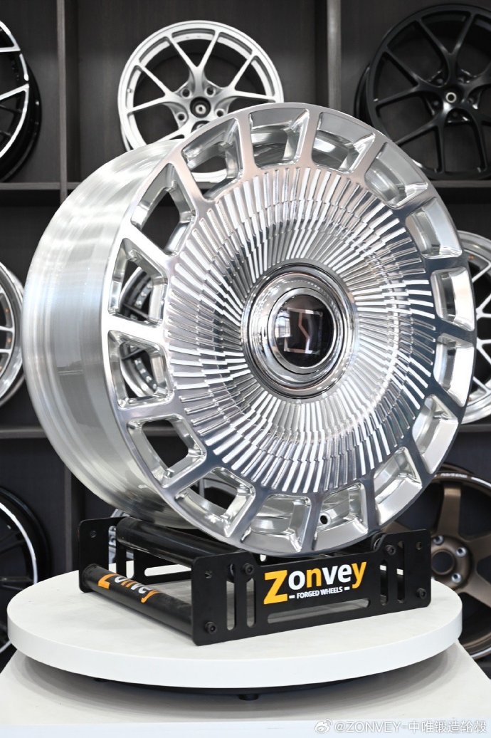 宏鑫科技：公司主营业务为汽车锻造铝合金车轮