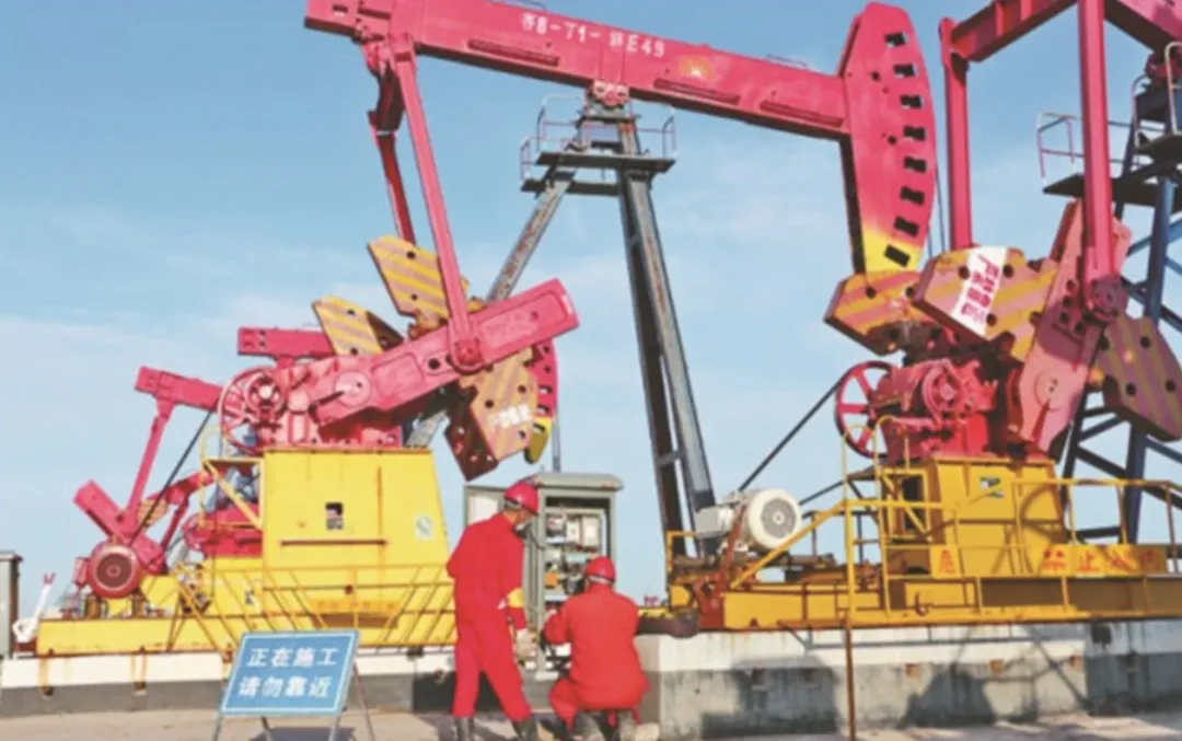 秉扬科技：1月21日高管廖利、桑红梅减持股份合计18.51万股