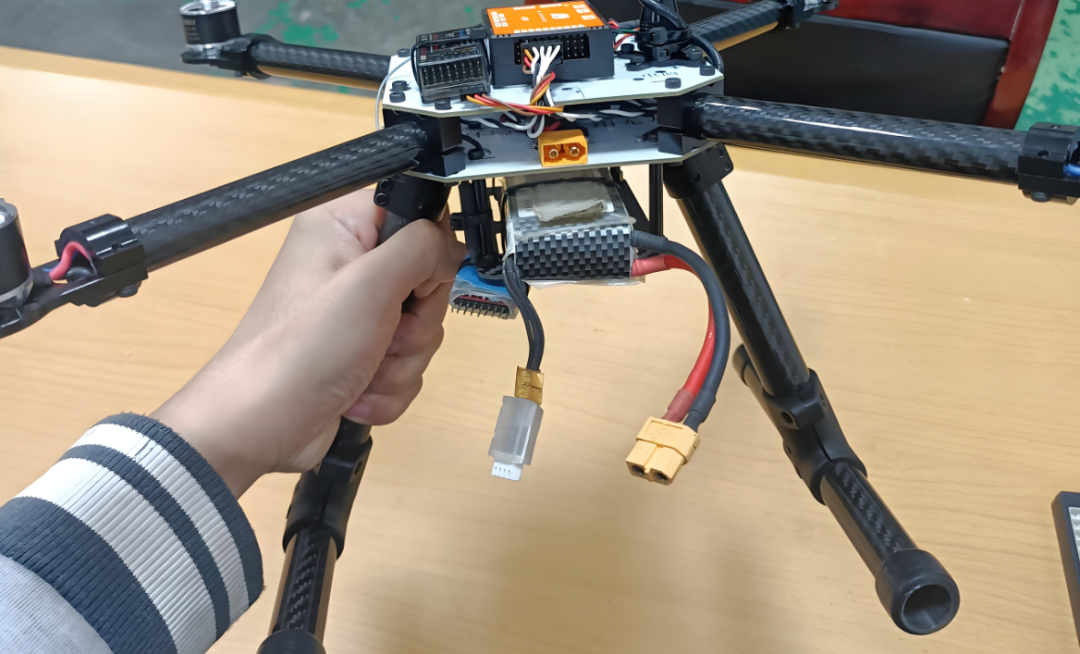 中无人机获得发明专利授权:“一种控制器参数确定方法、装置、设备及可读存储介质”