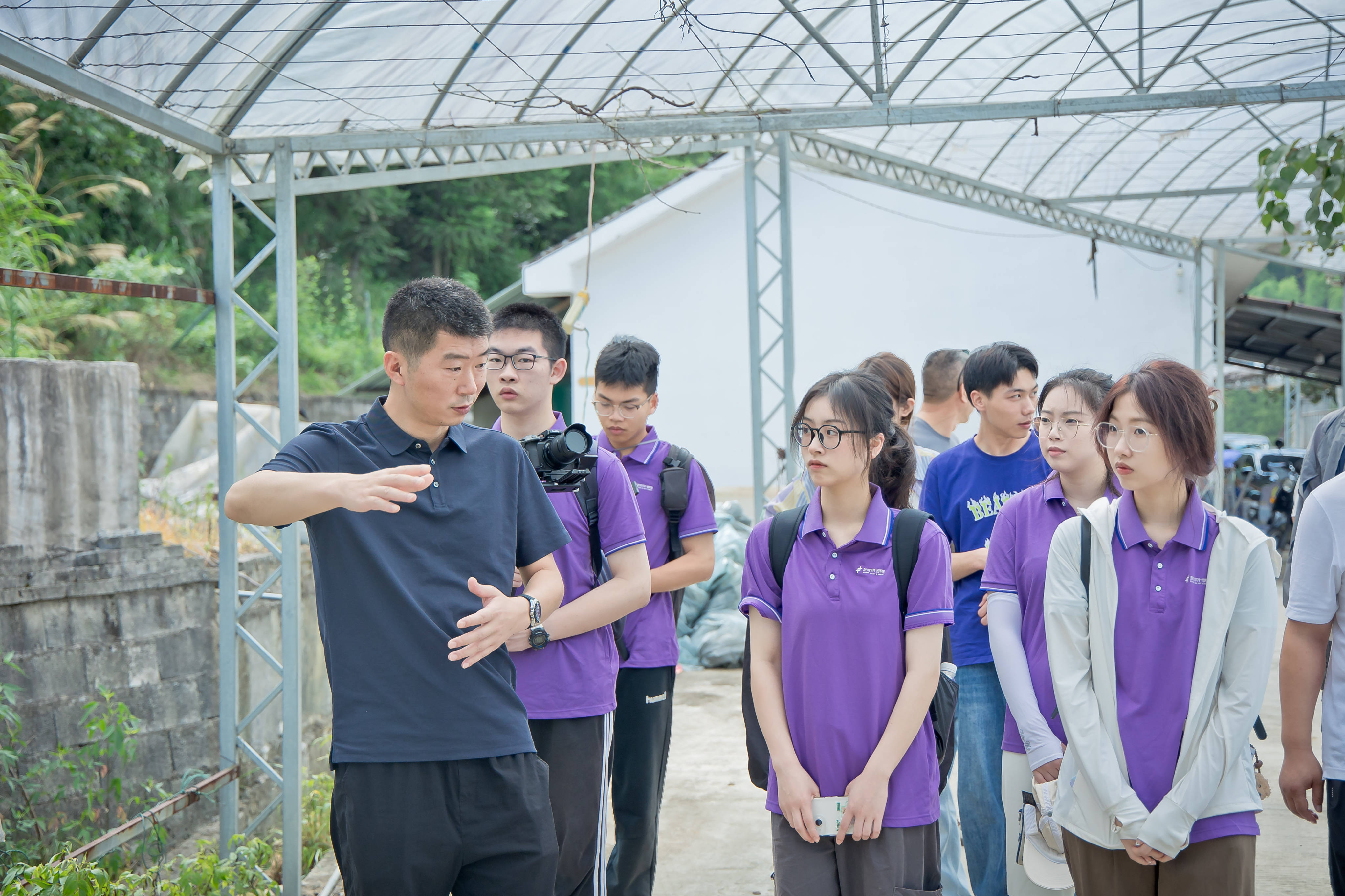 秉扬科技：2月5日至2月6日高管桑红梅减持股份合计19.42万股