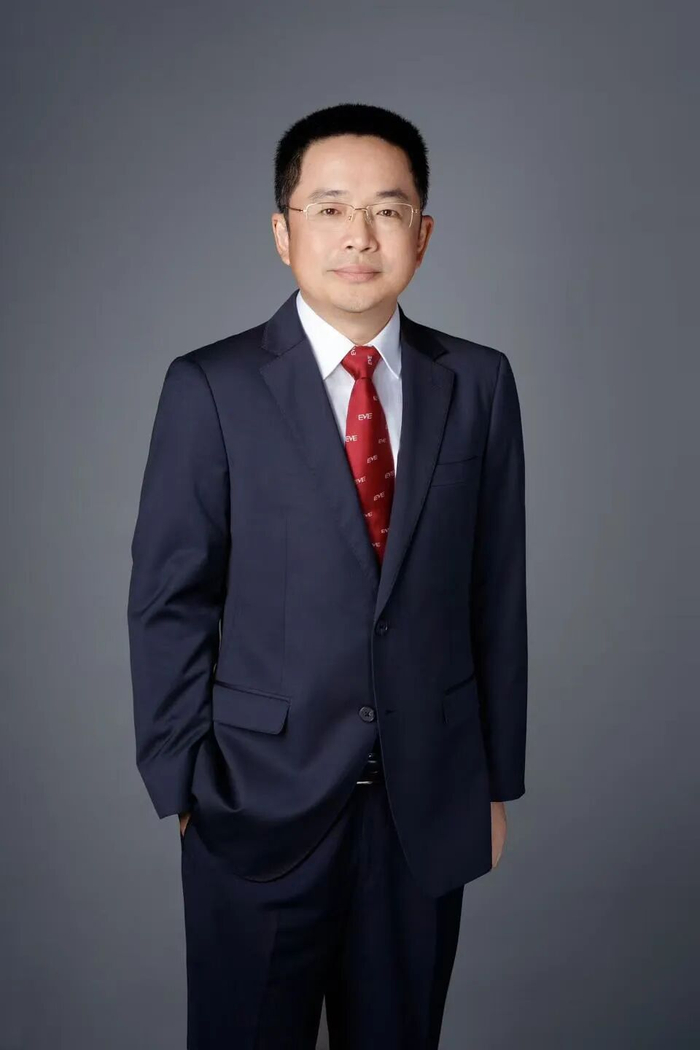 红墙股份：2月8日高管刘连军减持股份合计211.61万股