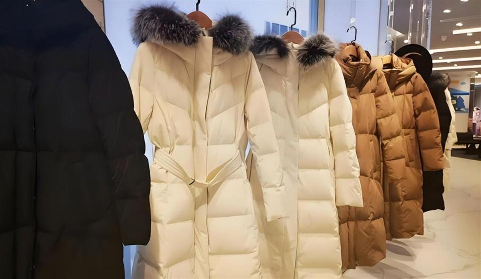 86克绒卖2099元，“国民棉袄”波司登“高攀不起”