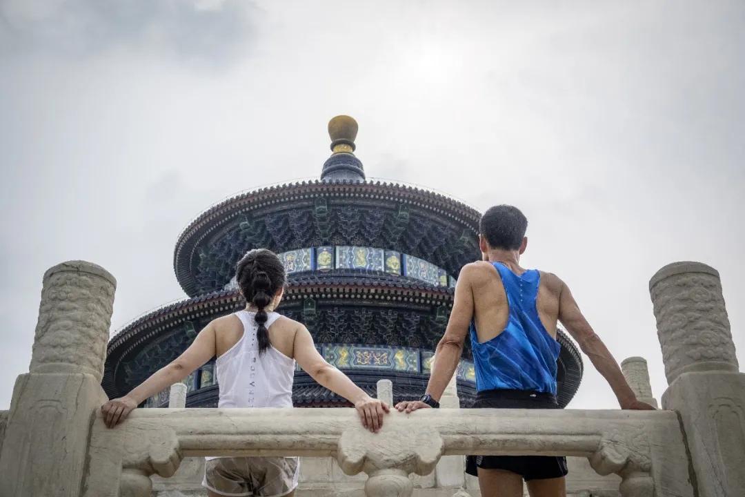 从布道者的高坛“跌落”,usmile开始“讨好”00后了?