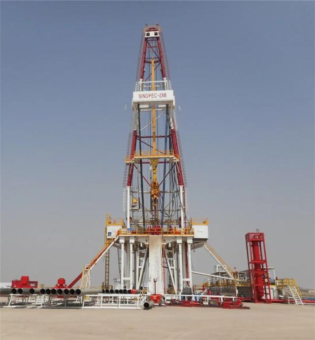 石化油服获得实用新型专利授权：“钻井平台多传感器信号集成传输系统”