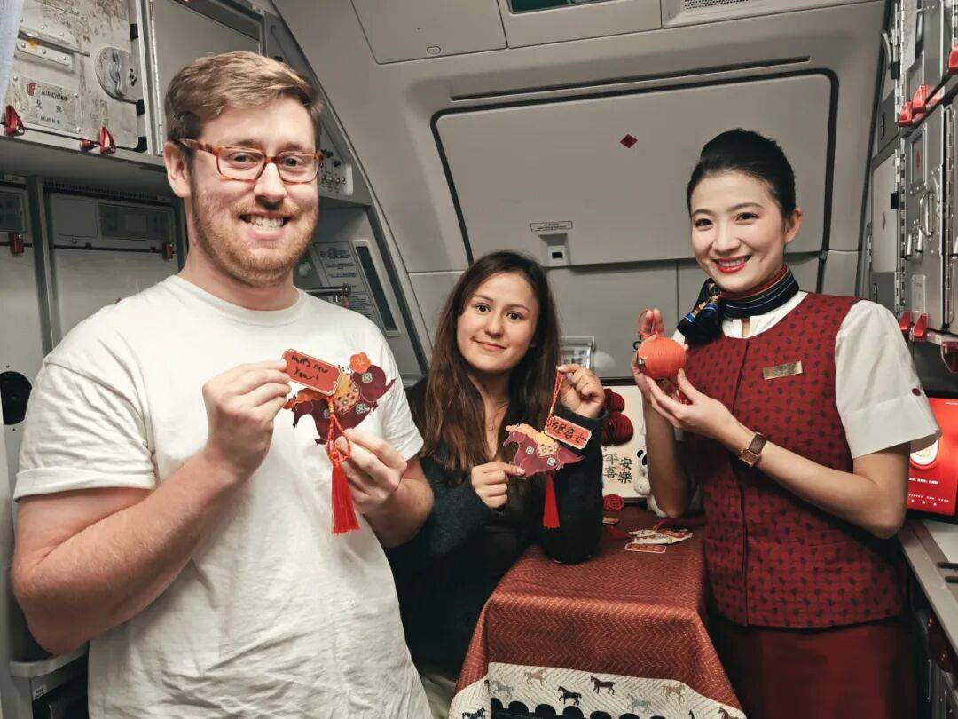 中国国航：1月旅客周转量同比上升3.0%