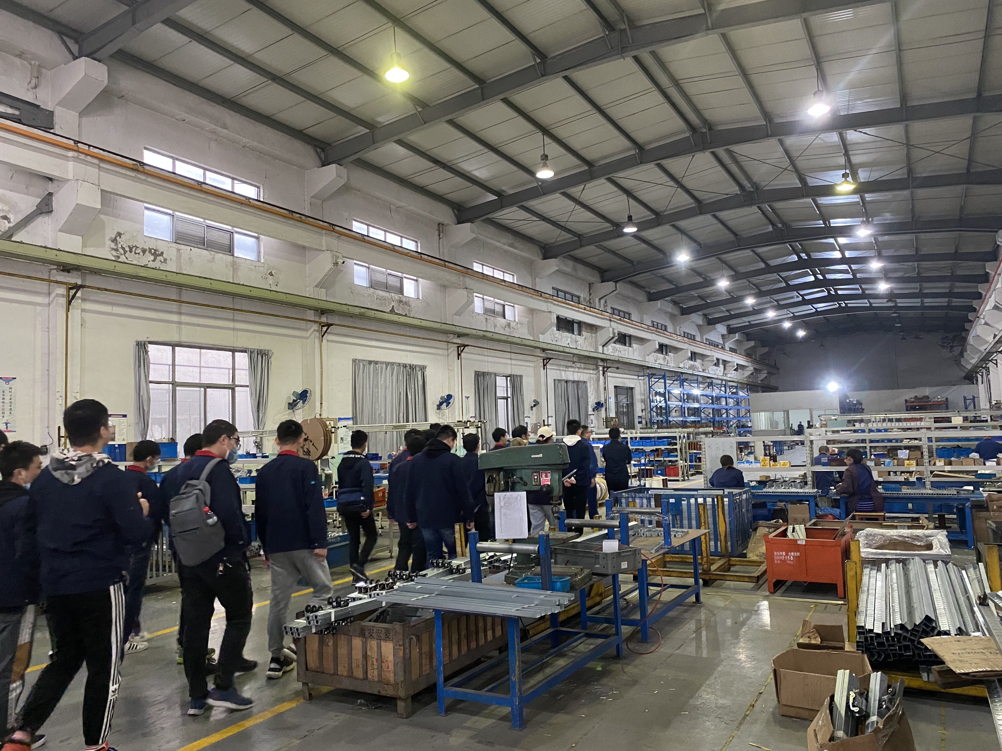 宏德股份：2月24日高管杨金德减持股份合计5万股