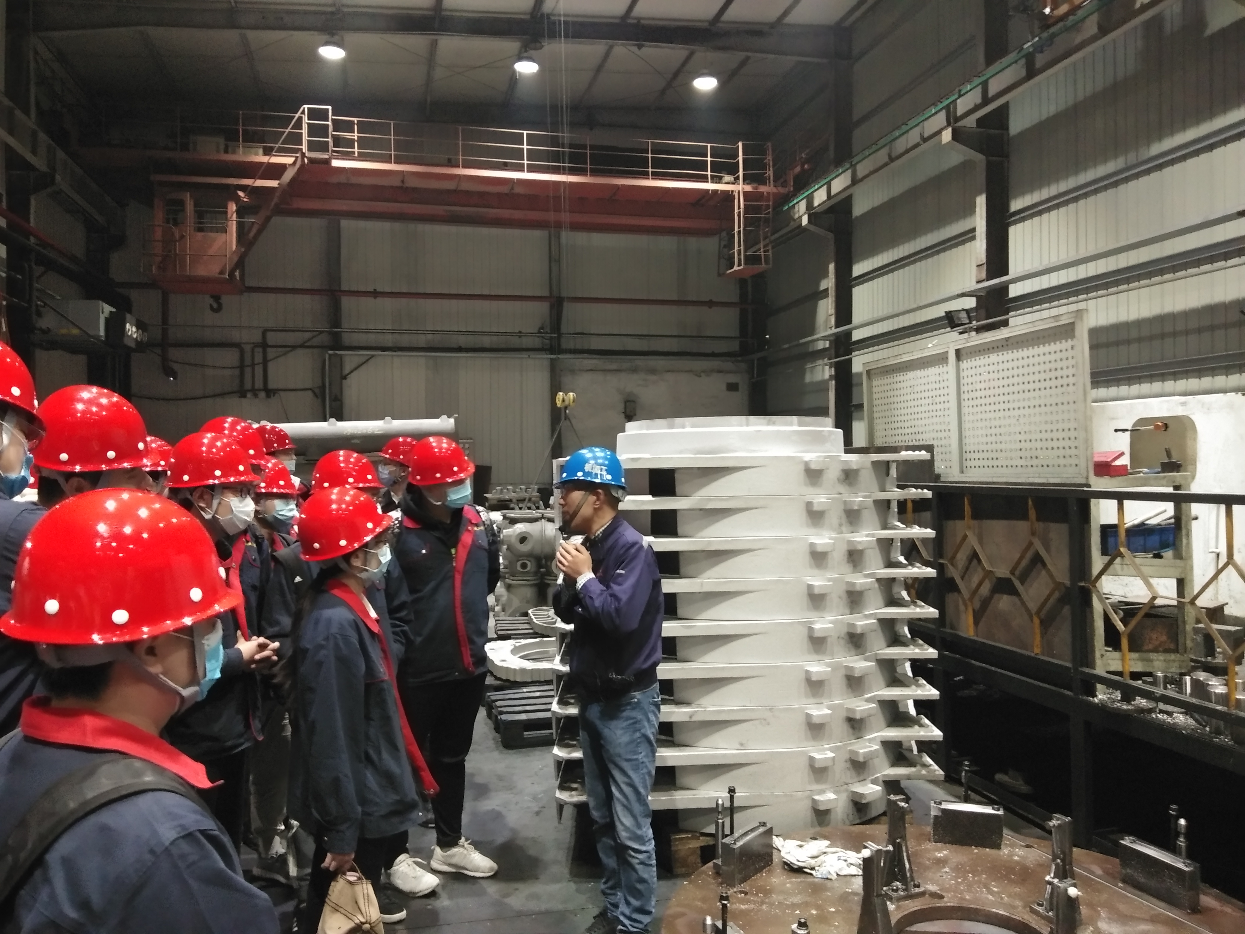 宏德股份：2月24日高管杨金德减持股份合计5万股