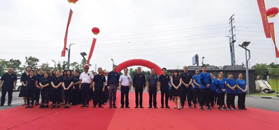 森鹰窗业：3月2日高管边可仁减持股份合计9万股