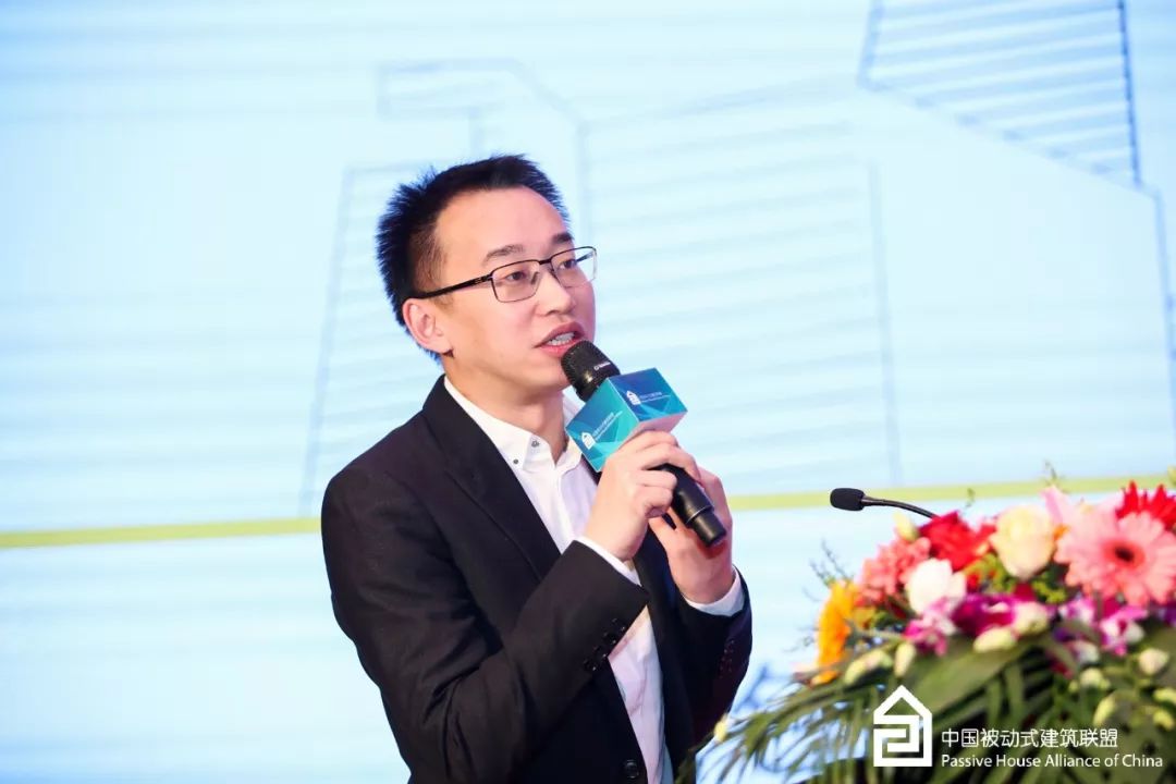 森鹰窗业：3月2日高管边可仁减持股份合计9万股