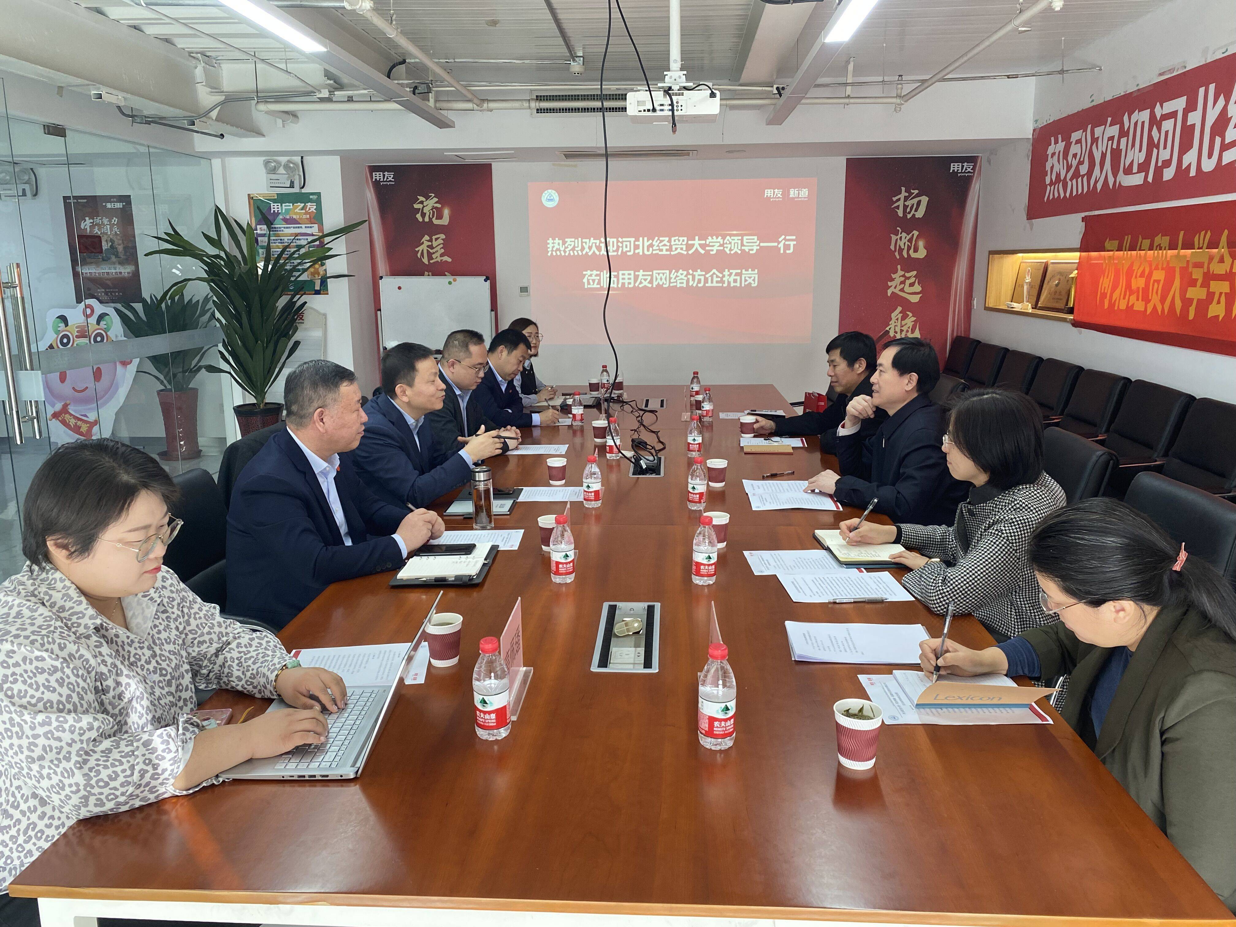 盛航股份：2025年上半年国内油品水路运量110.56万吨