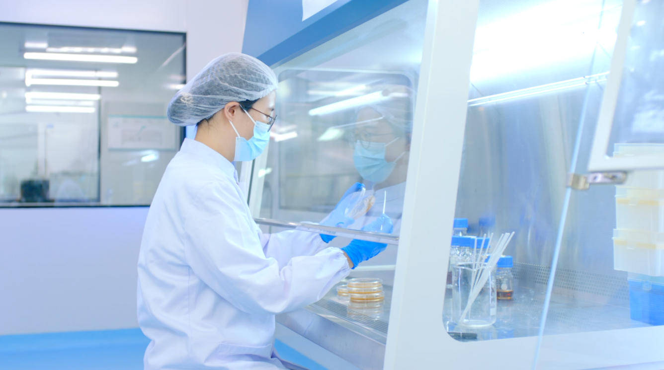 全国人大代表、伊利集团王彩云:给奶瓶子装上最强“中国芯”