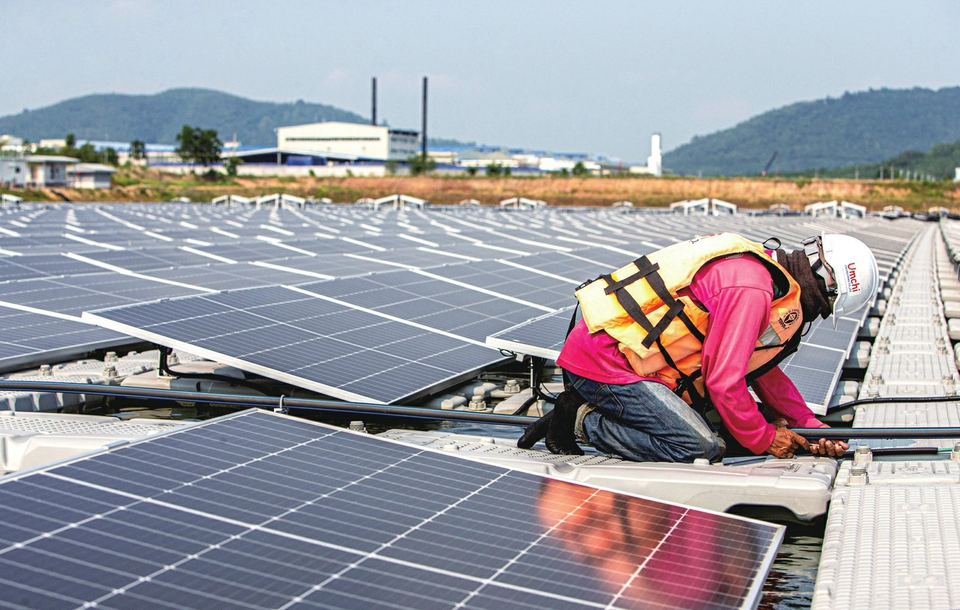 迈为股份“伪市值管理”？太空光伏“故事”催涨股价，实控人套现17亿离场后留下营收净利双降