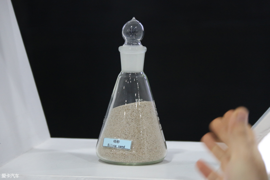 福耀玻璃获得发明专利授权:“玻璃包边总成及其注塑方法和车辆”