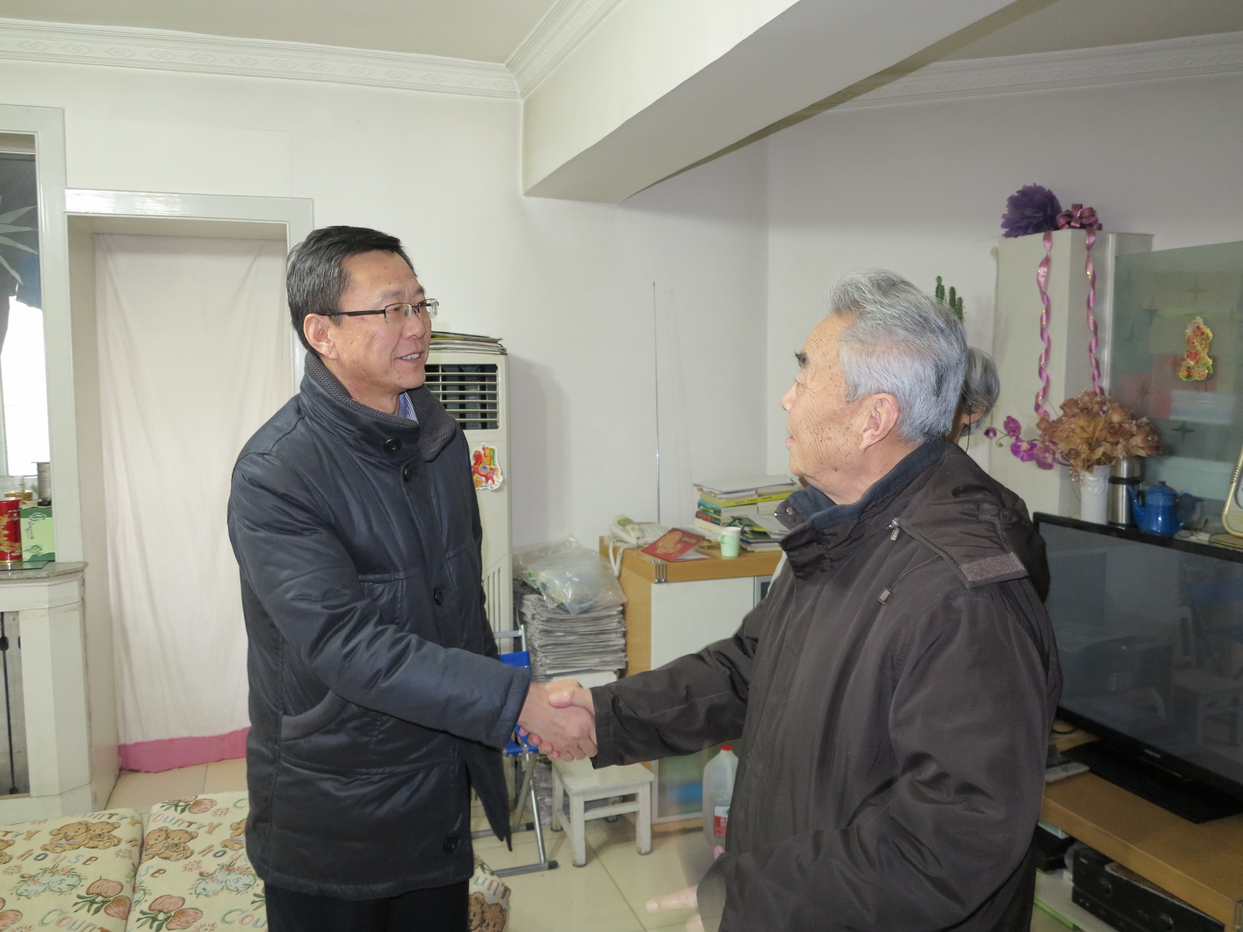 吉冈精密：3月20日董事仲艾军减持股份合计10000股