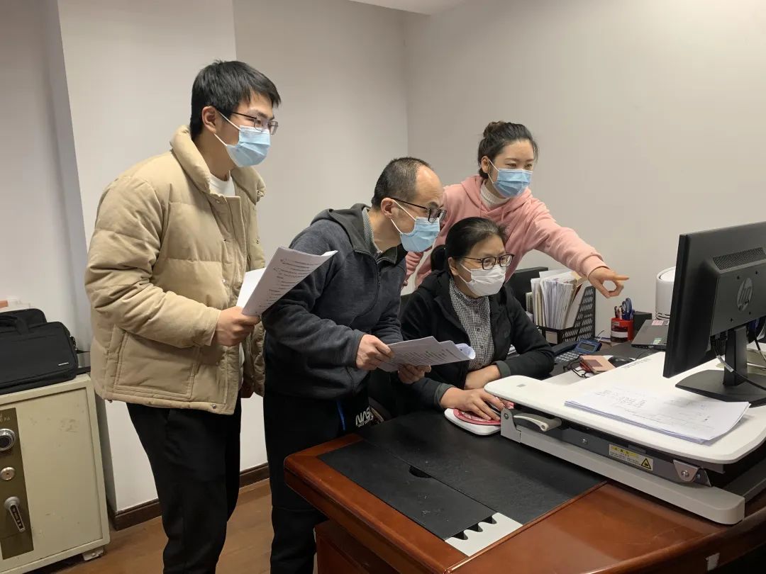 协创数据：目前公司在手订单充裕