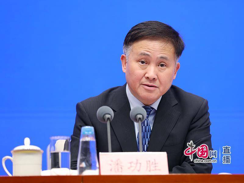 潘功胜：进一步优化短端利率调控机制，择机将公开市场操作期限切换为隔夜